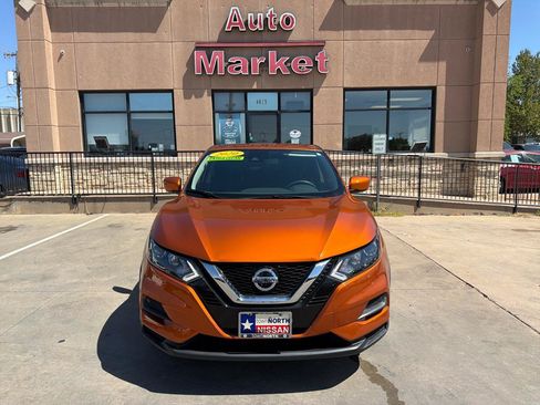 Used 2020 Nissan Rogue Sport S w/ Appearance Package FWD image 2