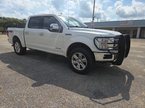 Used 2018 Ford F150 Lariat w/ Equipment Group 502A Luxury AWD/4WD image 19