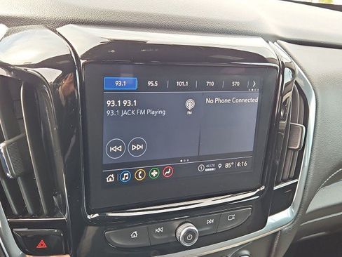 Used 2023 Chevrolet Traverse LT FWD image 13