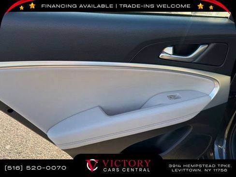 Used 2023 Genesis G70 2.0T image 15