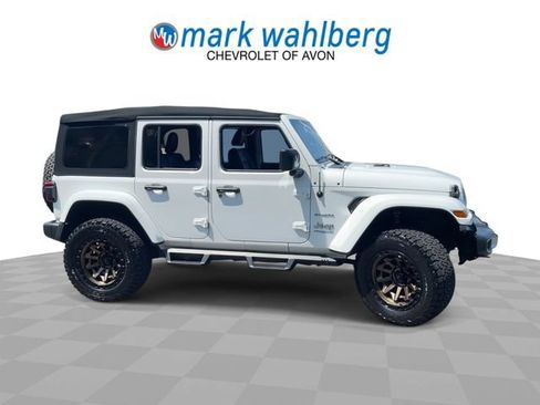 Used 2021 Jeep Wrangler Unlimited Sahara w/ Cold Weather Group AWD/4WD image 9