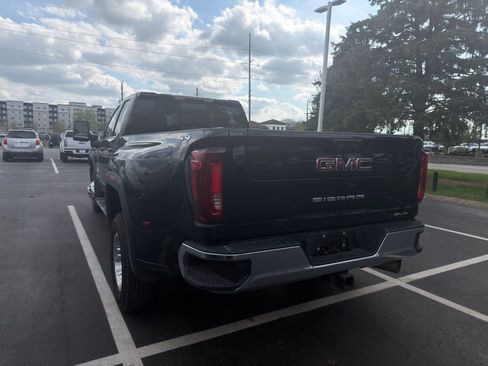 Used 2022 GMC Sierra 3500 SLE w/ SLE Convenience Package image 2