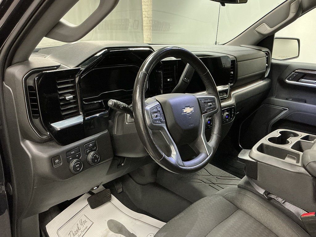 Used 2022 Chevrolet Silverado 1500 LT w/ Protection Package AWD/4WD image 10