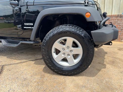 Used 2016 Jeep Wrangler Sport w/ Quick Order Package 24S AWD/4WD image 16