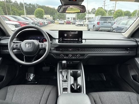 Certified 2025 Honda Accord LX image 28