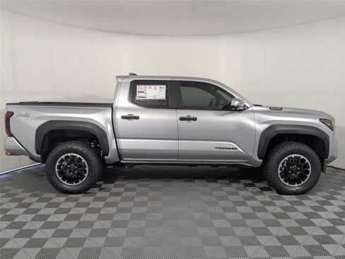 New 2025 Toyota Tacoma TRD Off-Road image 20