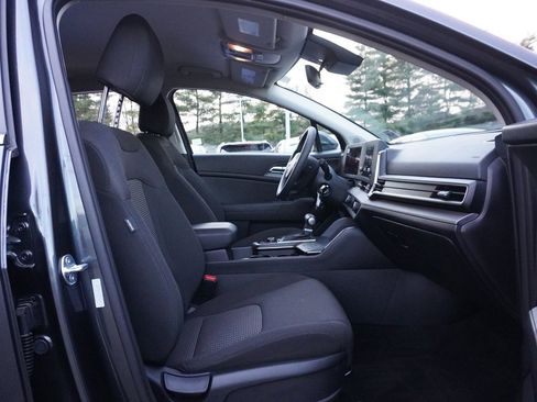 Used 2025 Kia Sportage LX image 28