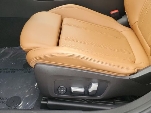 Certified 2023 BMW 330i xDrive Sedan w/ Premium Package image 9