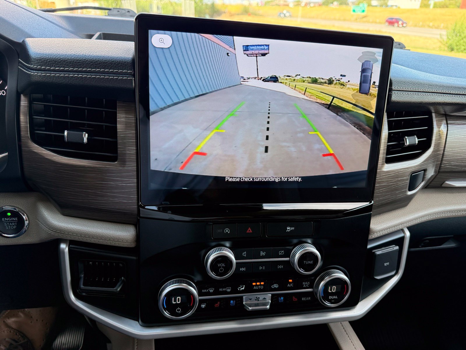 Used 2024 Ford Expedition Limited RWD image 16