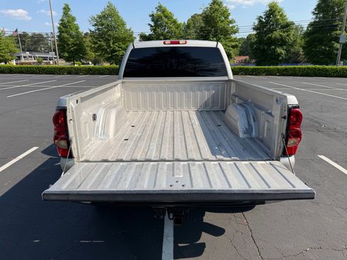 Used 2005 Chevrolet Silverado 2500 LT w/ Heavy-Duty Power Package RWD image 9
