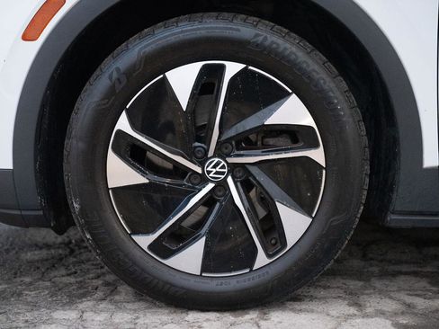 Used 2022 Volkswagen ID.4 Pro RWD image 9