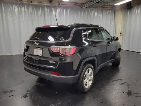 Used 2018 Jeep Compass Latitude w/ Popular Equipment Group AWD/4WD image 8
