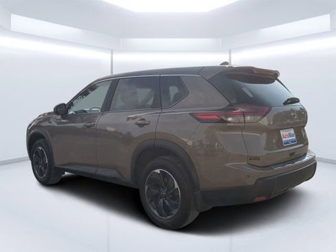 Used 2025 Nissan Rogue SV AWD/4WD image 5