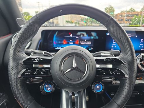 Used 2025 Mercedes-Benz GLB 35 AMG 4MATIC image 20