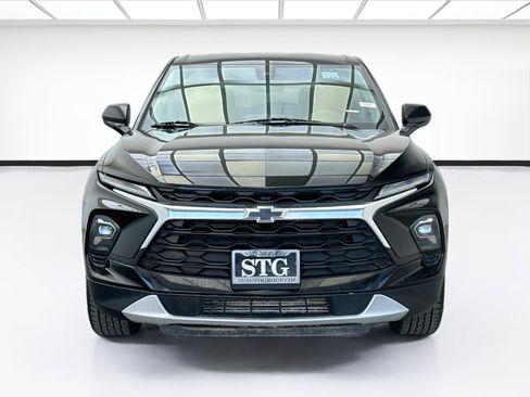 Used 2023 Chevrolet Blazer LT FWD image 2