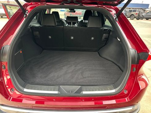 Used 2024 Toyota Venza image 27