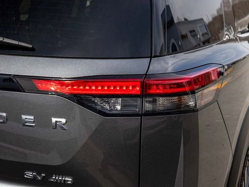 Used 2023 Nissan Pathfinder SV image 40