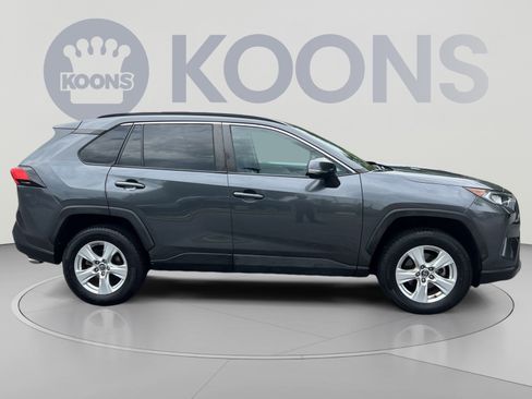 Used 2019 Toyota RAV4 XLE w/ All Weather Liner Package AWD/4WD image 8