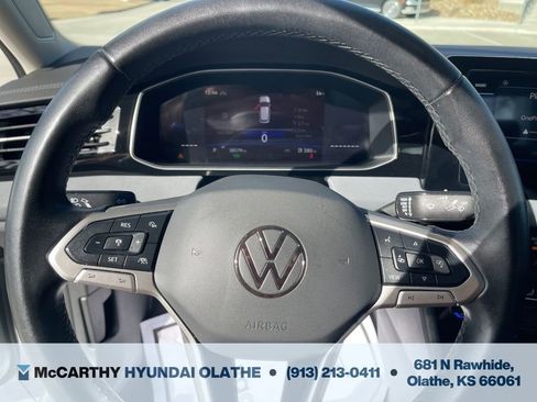 Used 2025 Volkswagen Jetta SE FWD image 6