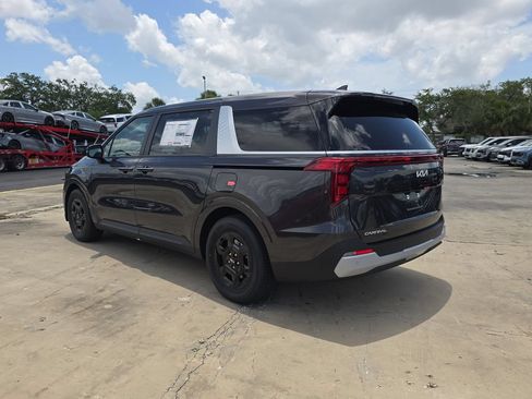 New 2027 Kia Carnival FWD image 6