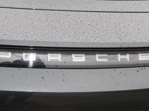 Used 2022 Porsche Taycan 4S image 8