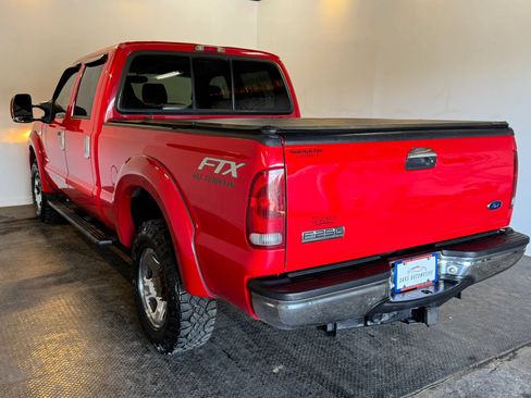 Used 2006 Ford F250 XLT AWD/4WD image 2