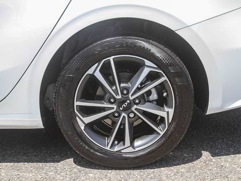 Certified 2024 Kia Forte LXS FWD image 12