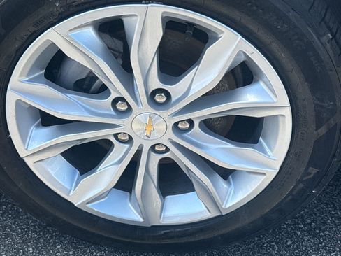 Used 2024 Chevrolet Malibu LT FWD image 9