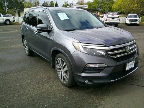 Used 2016 Honda Pilot Touring image 7