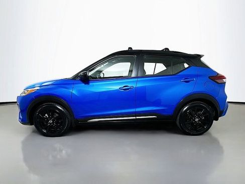 Used 2023 Nissan Kicks SR w/ Exterior Package FWD image 4