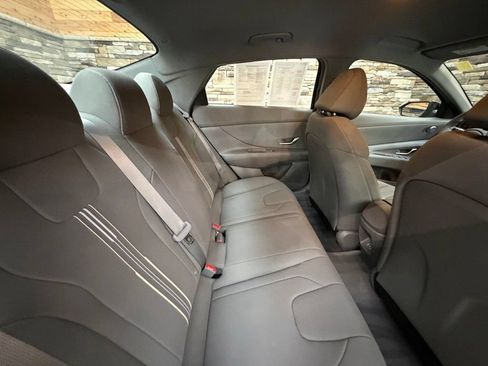 Used 2024 Hyundai Elantra SEL FWD image 43