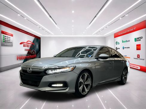 Used 2019 Honda Accord Touring image 3