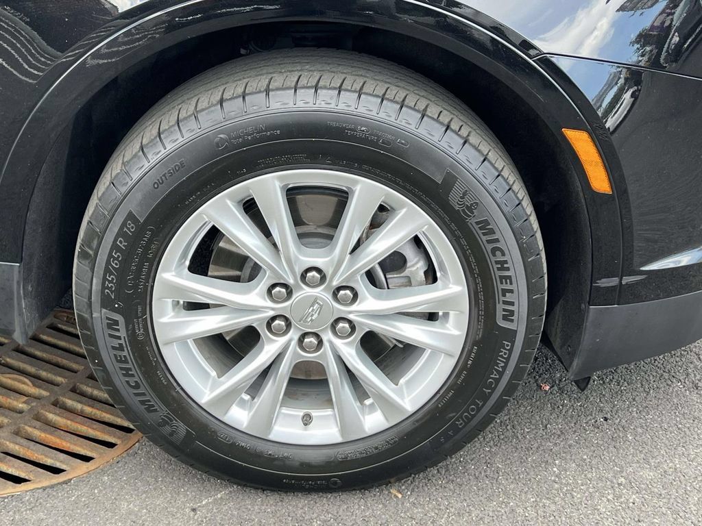Used 2023 Cadillac XT5 Luxury AWD/4WD image 9