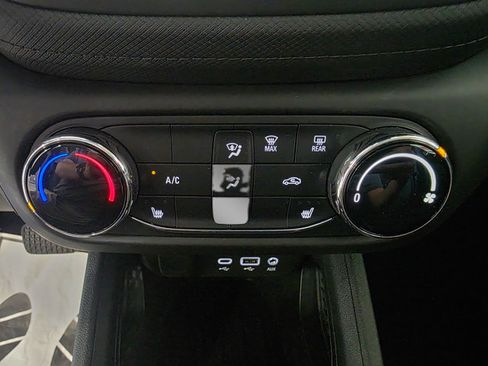 Used 2023 Chevrolet TrailBlazer LT FWD image 21