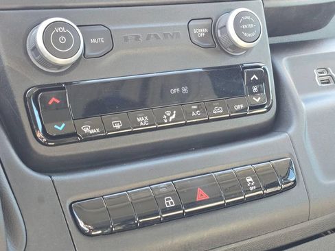 Used 2025 RAM ProMaster 2500 w/ Convenience Group FWD image 34