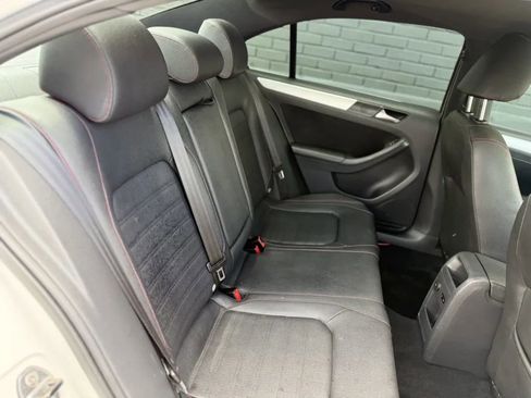 Used 2012 Volkswagen Jetta GLI Autobahn image 16