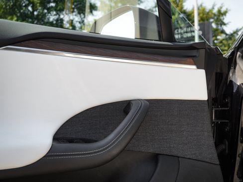 Used 2023 Tesla Model S AWD/4WD image 15