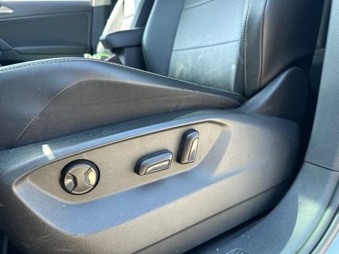 Used 2019 Volkswagen Tiguan SEL FWD image 6