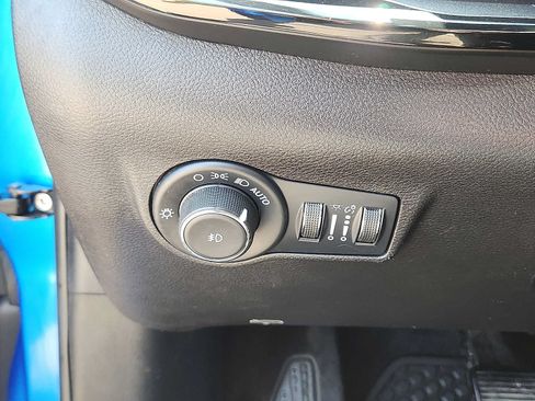 Certified 2023 Jeep Compass Latitude w/ Sun and Sound Group AWD/4WD image 25