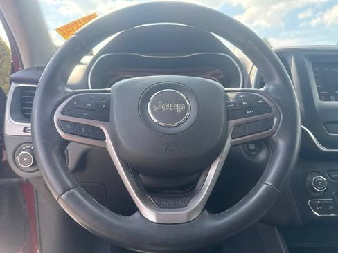 Used 2020 Jeep Cherokee Latitude Plus AWD/4WD image 7