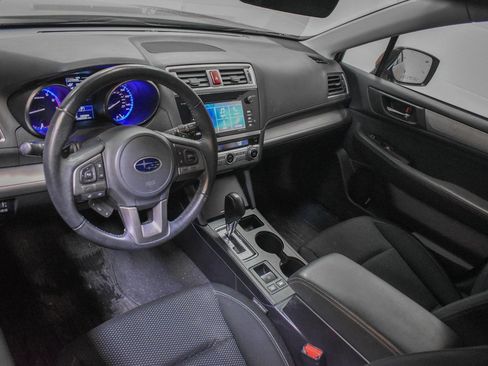Used 2017 Subaru Outback 2.5i Premium image 16