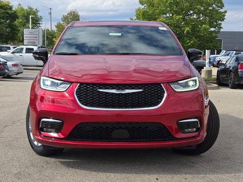 New 2026 Chrysler Pacifica Select image 5