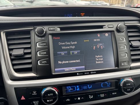 Used 2019 Toyota Highlander XLE image 24