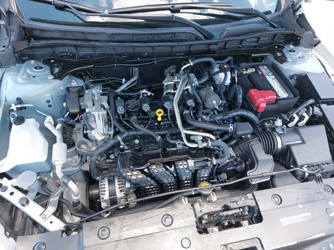 Used 2024 Nissan Altima 2.5 SR FWD image 32