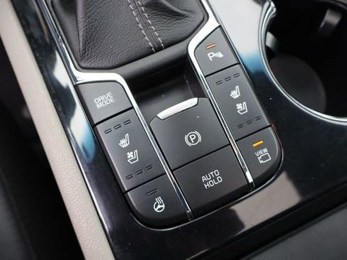 Used 2020 Kia Sedona SX FWD image 26
