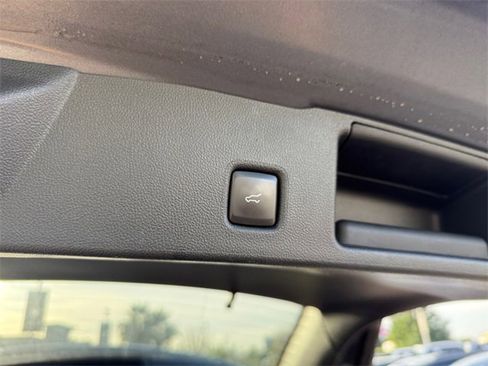 Used 2022 Ford Escape SEL image 10