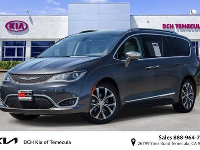 Used 2017 Chrysler Pacifica Limited w/ UConnect Theater Package