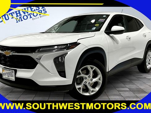 Used 2024 Chevrolet Trax LS w/ LS Convenience Package FWD image 1