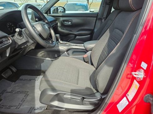 Used 2025 Honda HR-V Sport image 15