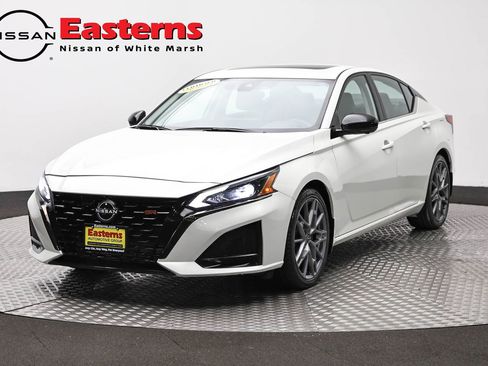 Used 2024 Nissan Altima 2.0 SR FWD image 1
